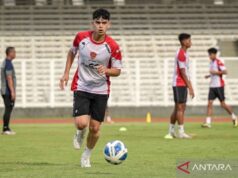 Matthew Baker se junta à seleção sub-19 na Copa AFF Sub-19 começando nas semifinais