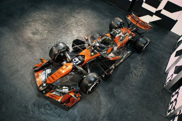 McLaren-lancara-uma-pintura-especial-para-celebrar-a-milesima-serie.jpg