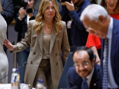 Meloni, da Itália, que já foi o aliado mais próximo de Trump na Europa, disse que Trump estava inventando histórias sobre ele