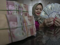 Muitas celebridades participam dos comentários Rupiah Rp 18.000 por dólar americano