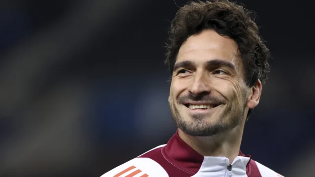 Nova-namorada-novo-emprego-na-Copa-do-Mundo-o-que.webp