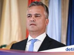O Presidente da Roménia nomeou Adrian Veste como o novo Primeiro-Ministro