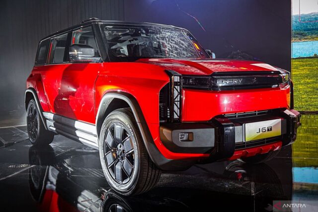 O-SUV-suspeito-de-ser-o-Chery-J6-REEV-foi.jpg