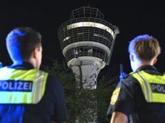 O tráfego aéreo foi brevemente interrompido no Aeroporto de Munique devido ao cheiro de fumaça na torre de controle