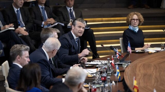 Os-Estados-Unidos-reconsiderarao-a-sua-presenca-militar-na-Europa.jpg