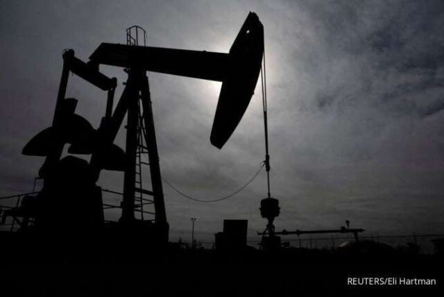 Os-precos-do-petroleo-caem-4-para-o-nivel-mais.jpg
