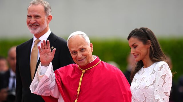 Papa-Leao-XIV-elogiou-a-politica-externa-da-Espanha-e.jpg