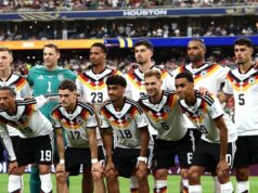 Porque é que os jogadores da Alemanha, tão empenhados há quatro anos, evitam agora declarações políticas no Mundial de 2026?