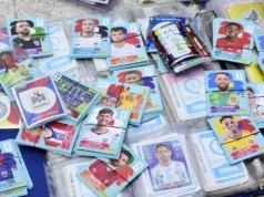 Pôster promocional da Copa do Mundo: Vale a pena falar sobre esses adesivos – você tem um deles?