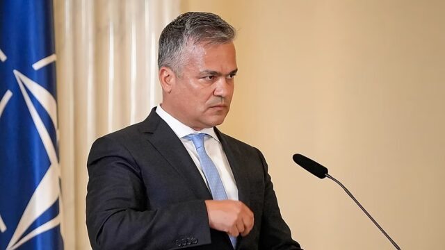 Presidente-romeno-nomeia-Adrian-Vestia-como-primeiro-ministro.jpg