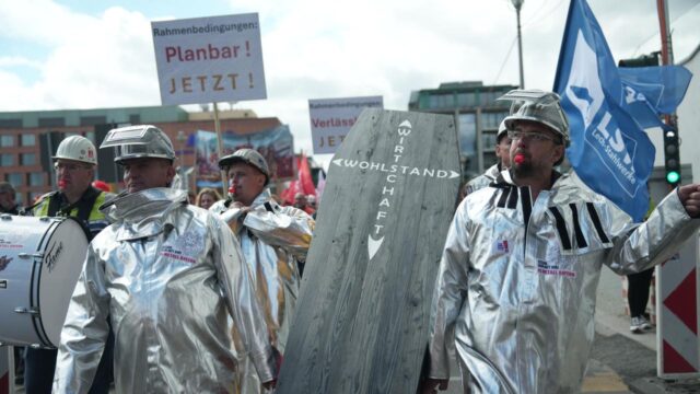 Protestos-em-Berlim-e-Volklingen-IG-Metall-teme-siderurgicas.jpg