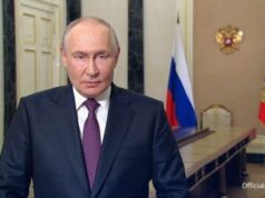 Putin mantém reunião individual com o ex-chanceler alemão Gerhard Schröder.