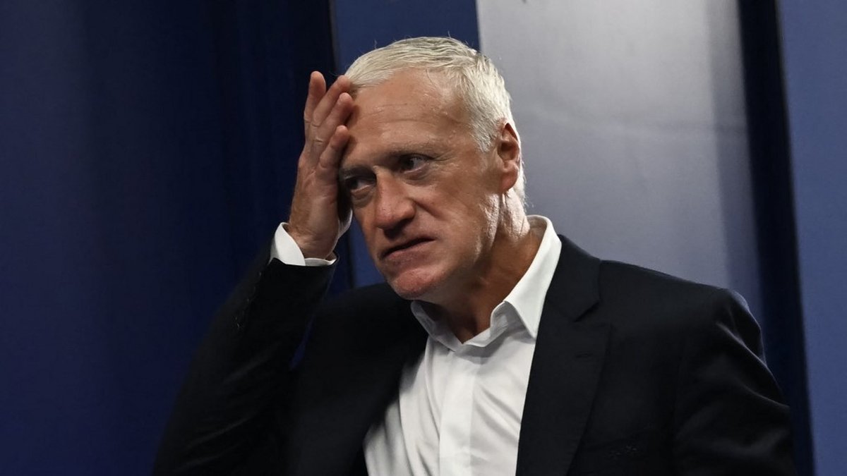 Quando Didier Deschamps estará de volta aos Blues na Copa do Mundo, depois de viajar à França para o funeral de sua mãe?
