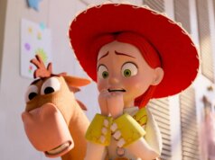 Randy Newman sobre o encerramento de ‘Toy Story 5’, usando o coro masculino para Buzz Lightyear e tendo menos de uma hora de antecedência para tocar com Taylor Swift