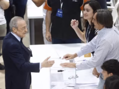 Real Madrid. Antes da contagem, 400 cédulas pró-Florentino Perez foram invalidadas após erro notarial.