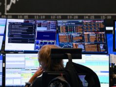 Relatório de mercado: Preocupações com o Oriente Médio e taxas de juros pesam