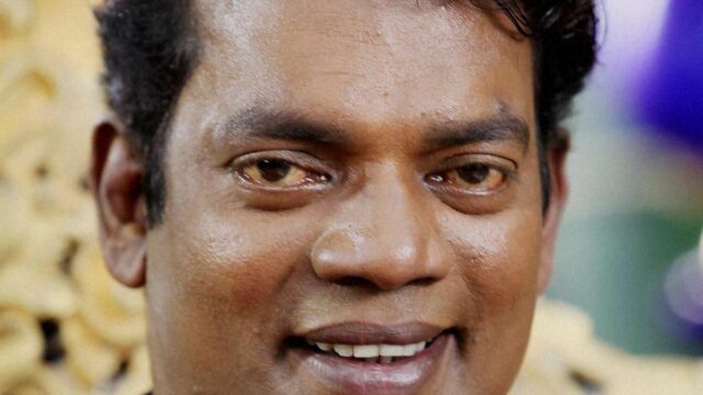Salim-Kumar-mimico-por-excelencia-antes-de-assumir-o-cinema.jpg