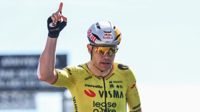 Tour-Auvergne-Rhone-Alpes-Wout-van-Aert-vence-a-etapa-5-apos.jpg