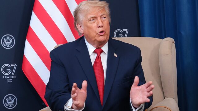 Trump-assina-acordo-com-o-Ira-E-a-aprovacao-do.com2F9b2F062F472f5e4c4c618f19c22eba6c4e502Fgettyim.jpeg