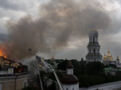 Ucrânia: Pelo menos nove pessoas morreram numa série de ataques russos, incluindo a destruição de uma joia ortodoxa em Kiev