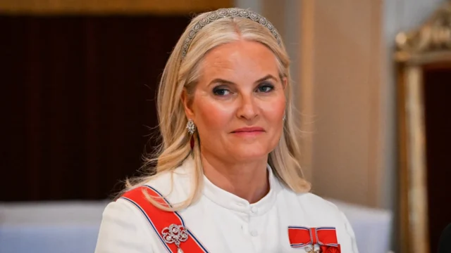 Um-beneficio-real-E-por-isso-que-Mette-Marit-ganhou.webp