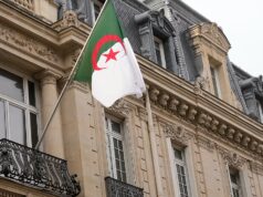Uma nova visita ministerial para reiniciar a cooperação entre Paris e Argel