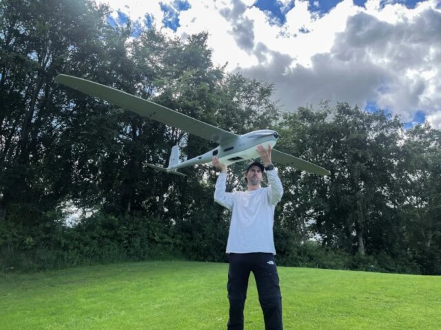 Veterano-da-Guerra-da-Ucrania-Sky-Watch-lanca-o-Drone-de.jpg