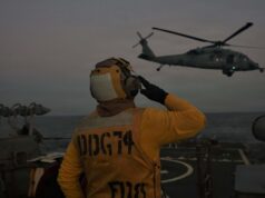 ‘Uma resposta muito poderosa’: EUA bombardeiam o Irã após ataque a helicóptero americano