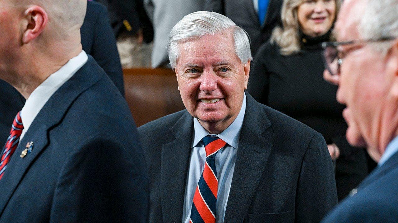 Beth Van Duyne actúa para condenar al imán de Texas por los comentarios de Lindsey Graham