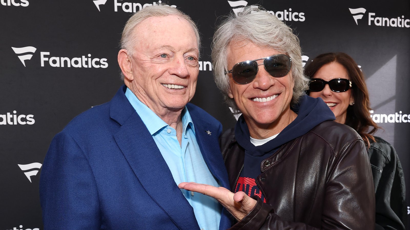 Jerry Jones asistirá a la semifinal del Mundial, pero cedió su suite personal a la FIFA
